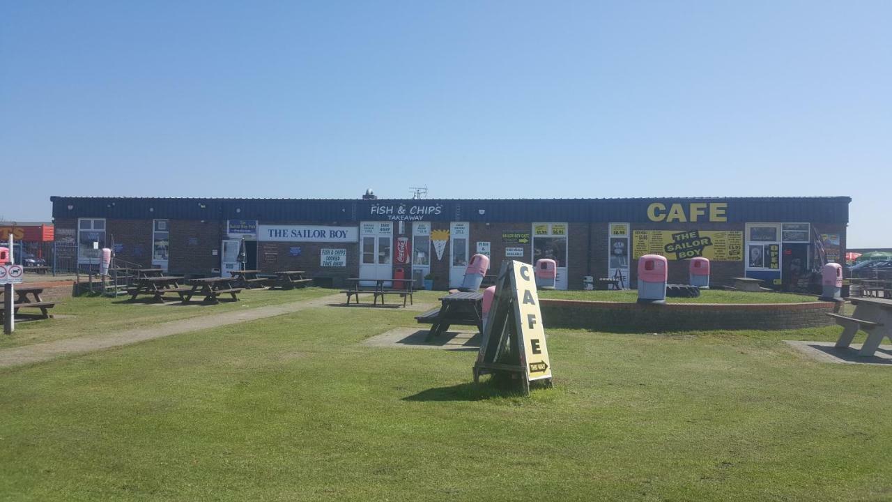 Caravan Beach Holiday Saint Osyth Exterior photo
